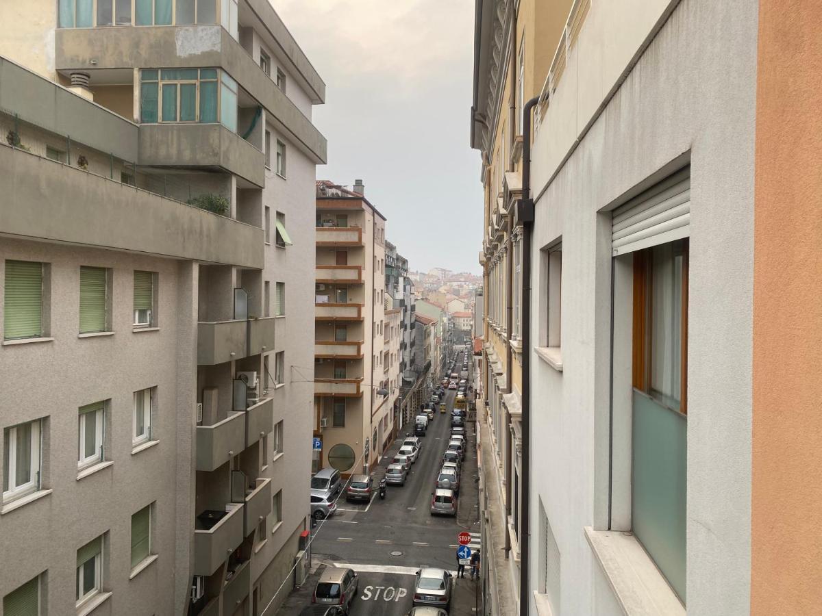 La Casa Di Giacomo Con Parcheggio Triëst Buitenkant foto